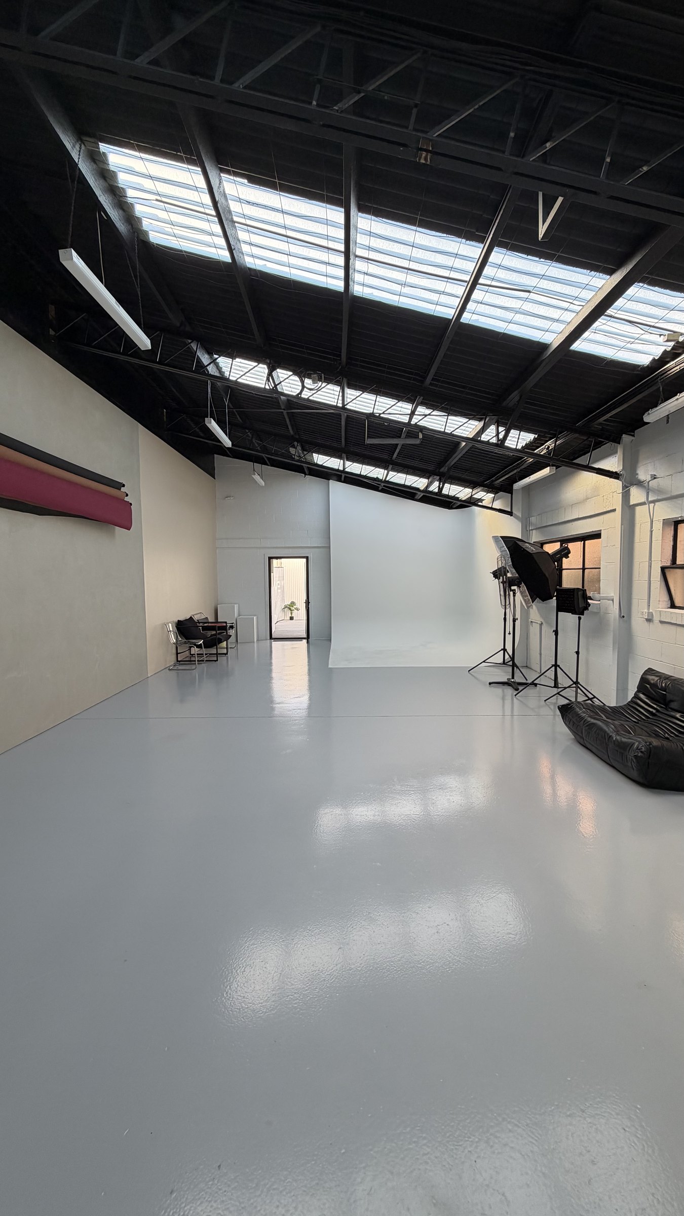 Editorial Haus warehouse studio with skylights and cyclorama